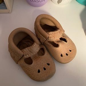 Brown Freshly Picked size 3. New